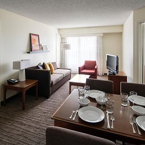 Two-Bedroom Queen Suite